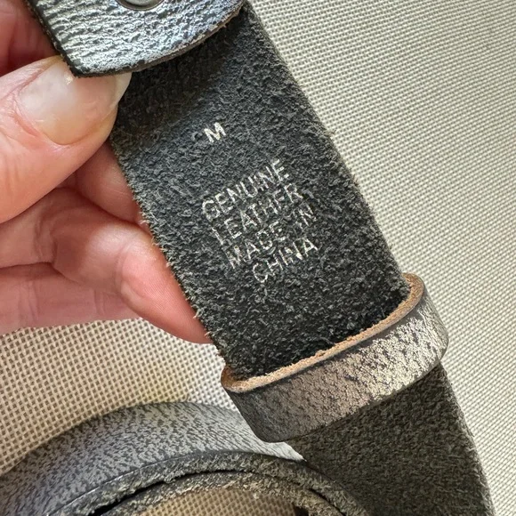 Hand crafted belt buckle with seashells and vintage pin - Picture 6 of 6